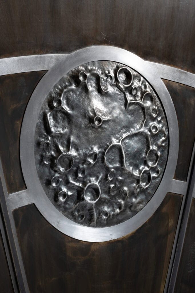 Kovaný reliéf – kovárna Leeside Forge, Cork, Irsko