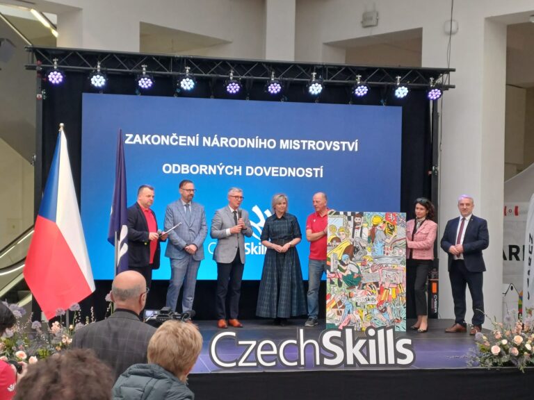 IMG-20260328-WA0003 s první dámou Evou Pavlovou (paní prezidentovou) (2) FB
